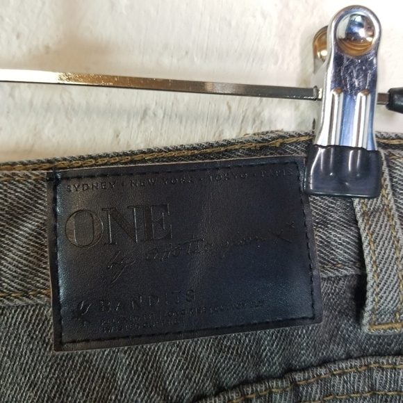 One Teaspoon Bandits distressed charcoal gray black shorts - Picture 5 of 16